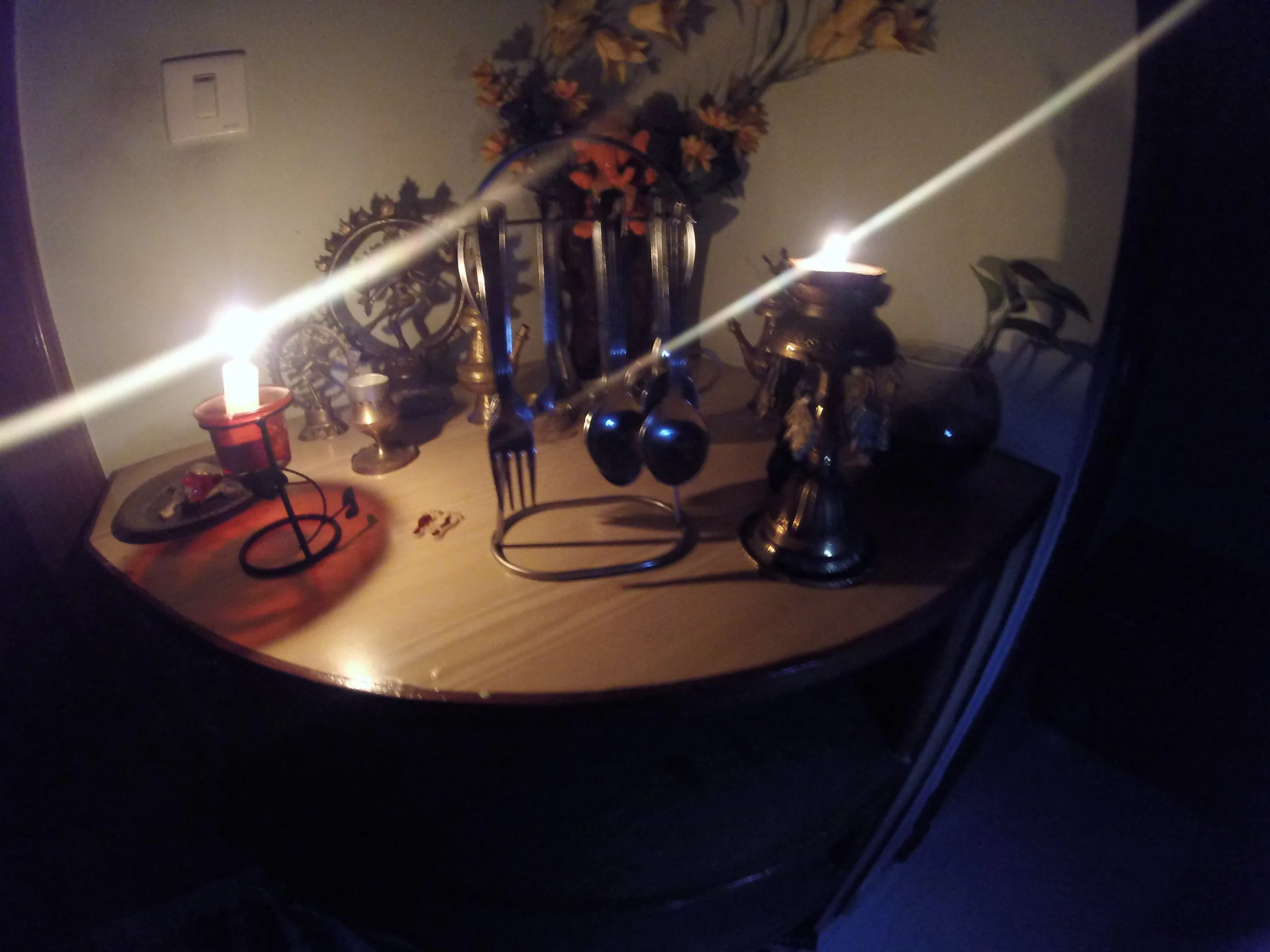 Rudimentary Earthquake Notification Device — silverware holder. No electricity. No running water.