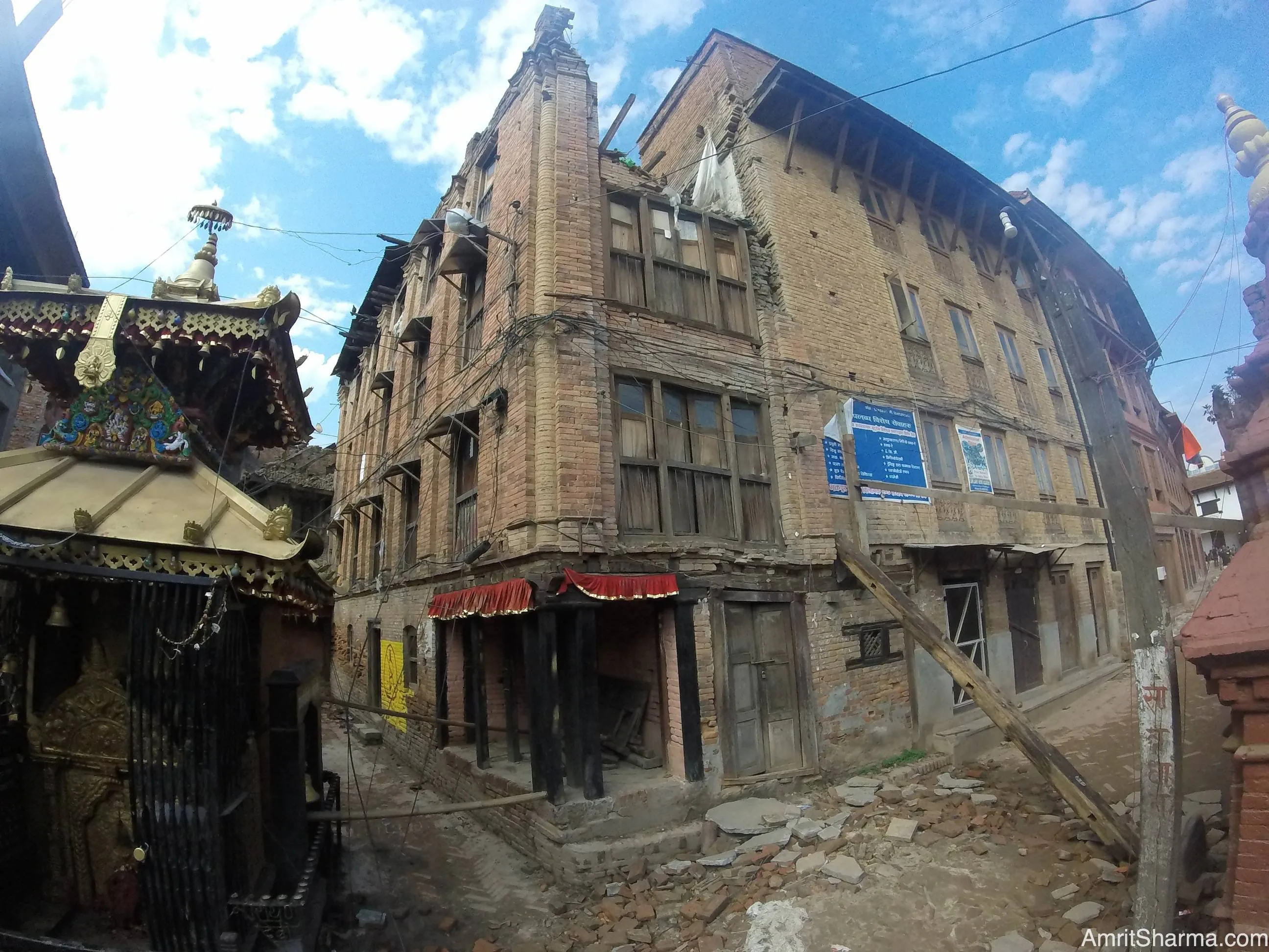 Severely damaged house close to Bhaktapur Durbar Square