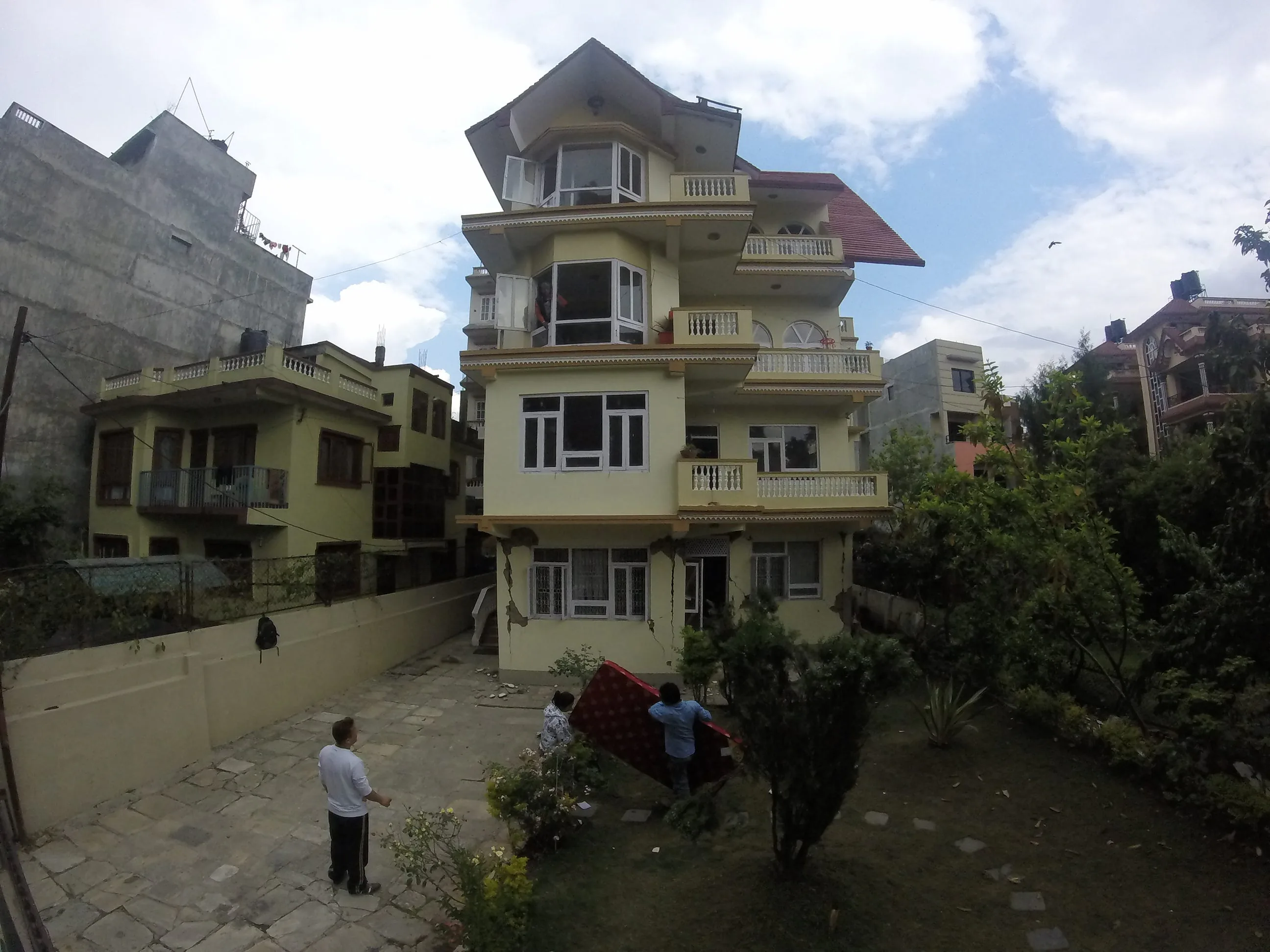 Residential building on the verge of collapse in Rani Bari, #Kathmandu after #Earthquake